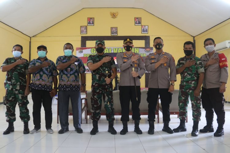 Sinergitas TNI-POLRI Dalam Menyukseskan VAKSINASI BOOSTER Covid-19 Di Yapen