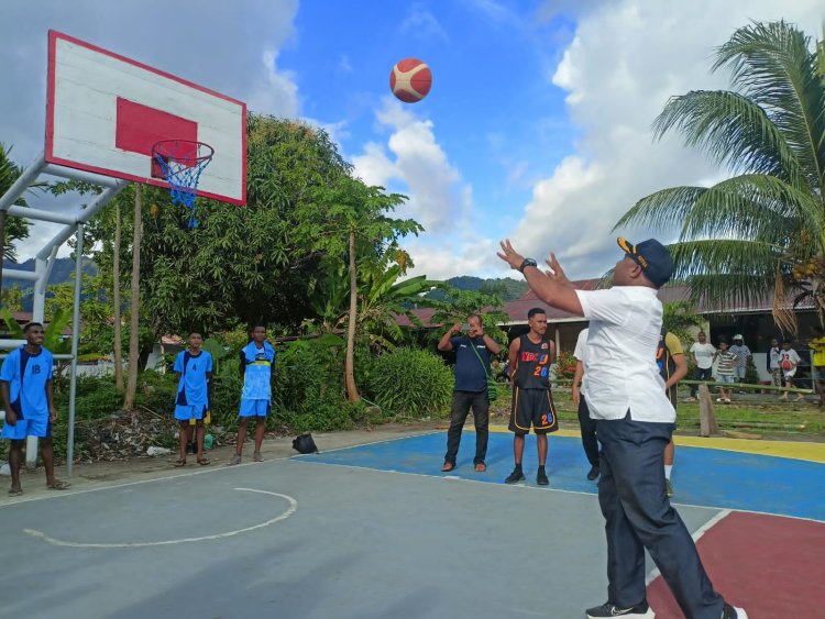 15 Tim Ramaikan Tournament Basketball Competition HUT ke-53 Kab. Kepulauan Yapen, ini Pesan Yohanis G. Raubaba