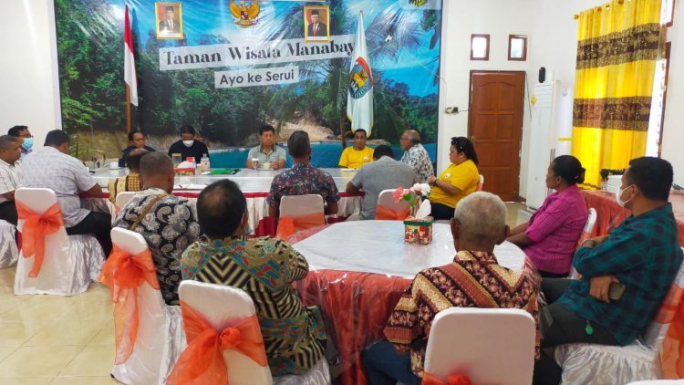 Bupati Kepulauan Yapen Tonny Tesar, S.Sos., Mengadakan Pertemuan Khusus Terkait HUT PI yang ke-167