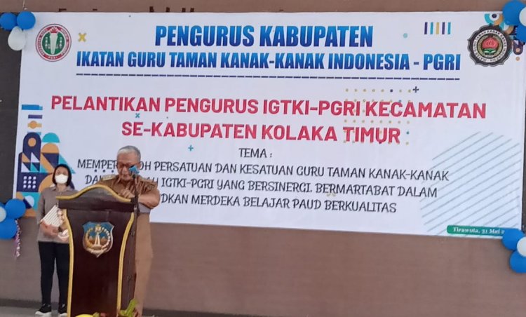 H. Sulwan Aboenawas Lantik Pengurus IGTKI - PGRI Kecamatan Se-Kabupaten Kolaka Timur Masa Bakti 2022-2027