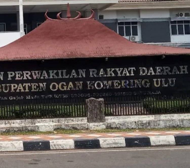 Misterius Tergembok nya  kantor DPRD OKU  belum terungkap siapa pelaku nya