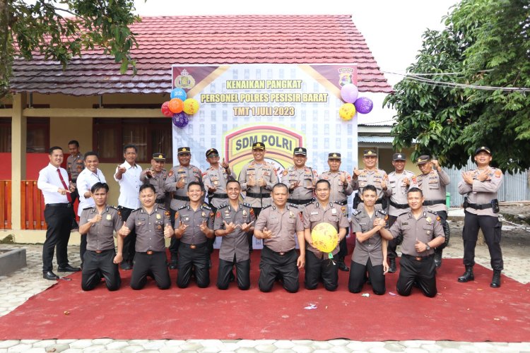 Upacara Laporan Kenaikan Pangkat Personel Polres Pesisir Barat TMT 1 Juli 2023