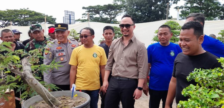 Pandu Kusuma Dewangsa, Hadiri dan Sekaligus Membuka Pameran Bonsai di Lapangan Sidomulyo