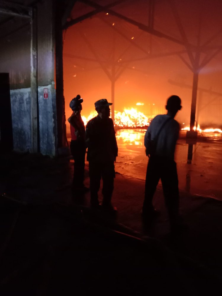 Kebakaran PT. Woongsol Nature Indonesia Desa Suka Banjar Kecamatan Sidomulyo