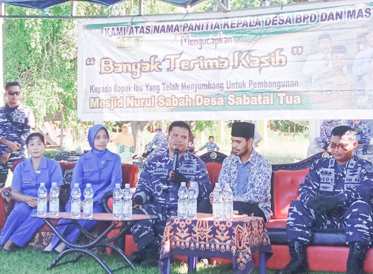Lanal Morotai Gercep Salurkan 70 Sak Semen Untuk Pembangunan Masjid