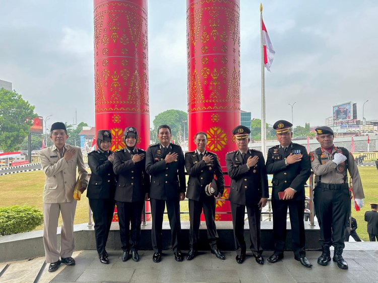 Polda Sumatera Selatan Melaksanakan Upacara Kemerdekaan Ke 78th Di Lapangan Polda Yang Di Pimpin Oleh Brigjen Pol M.Zulkarnain SIK MSI