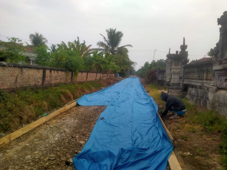 Proyek Cor Beton di Desa Sidowalyo Tanpa Papan Nama, Diduga Kangkangi Perpres No 54 Tahun 2010 dan No 70 Tahun 2012