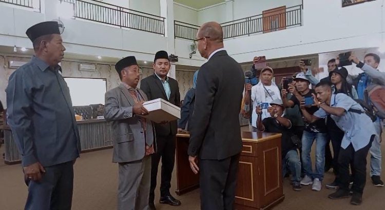 Penjabat Bupati  Kabupaten Seram Bagian Barat Dua Kali Tidak Hadir 
