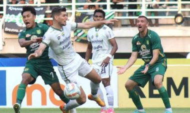 Persib Bandung Taklukan Persebaya 2-3 di Gelora Bung Tomo