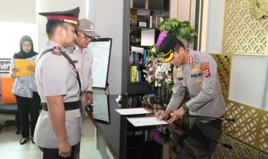 Penyerahan jabatan dan tanggung jawab tugas Kapolsek Cikupa dan Kapolsek Pasar Kemis kepada Kapolresta Tangerang