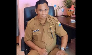 6 Kadus Terima SK dari PJ Desa Lokki Ambrosis Puttileihalat