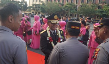 Serah Terima Jabatan Irwasda Sekaligus Purna Tugas Brigjen Pol (Purn) Sutri Bagus Dihantarkan Kapolda Lampung Beserta Seluruh Personil