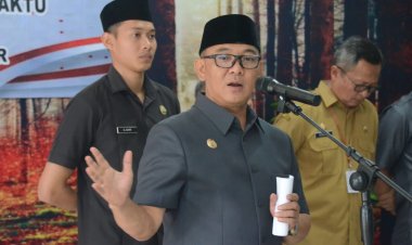 Bupati Iwan Setiawan Ingatkan Kades Harus Jaga Demokrasi