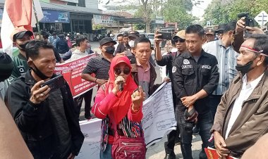 Kepala ( BPN )OKU arogan saat temui orator aksi damai