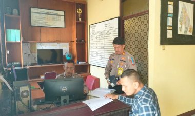 PIKET PAWAS WILAYAH HUKUM POLSEK CIOMAS POLRES BOGOR LAKSANAKAN MONITORING SPKT TERHADAP PELAYANAN MASYARAKAT