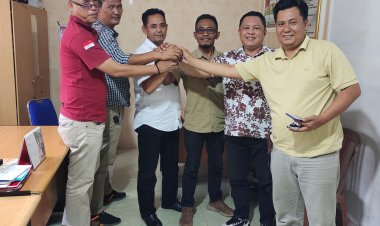 Solidaritas Asosiasi Wartawan atas pengroyokan ketua SMSI datangi POLRES Way Kanan