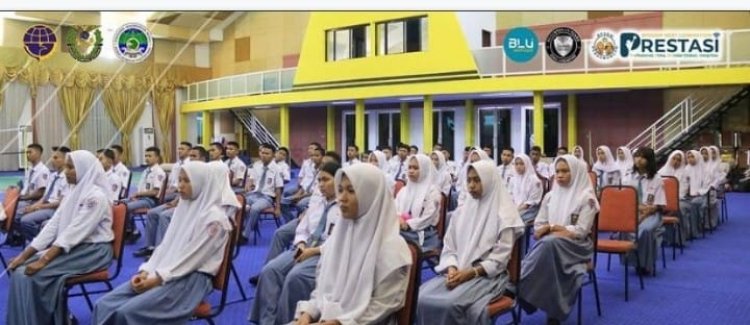 foto : Sebanyak 60 siswa siswi SMK Negeri 1 Pulau Rakyat antusias mengikuti Diklat di Poltekbang Medan. ( foto/Hendra )