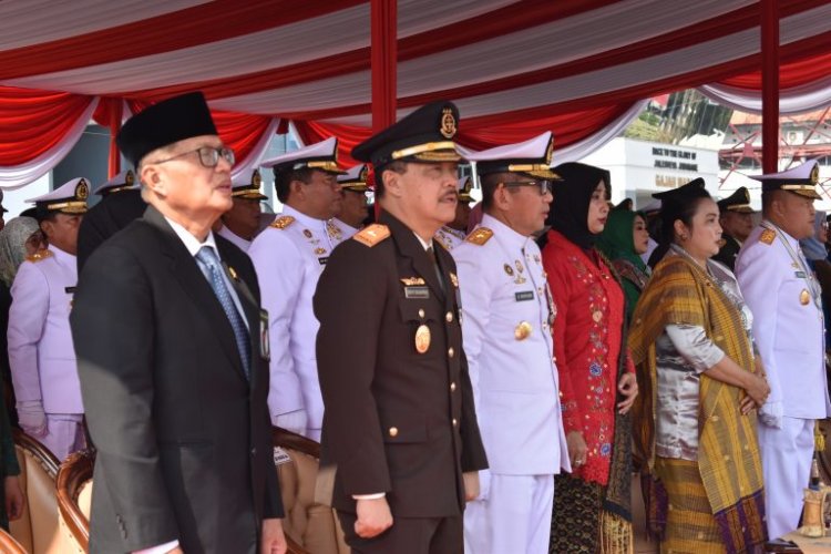 Wakajati Jatim Ikuti Upacara HUT TNI Ke – 78 Di Koarmada II Surabaya