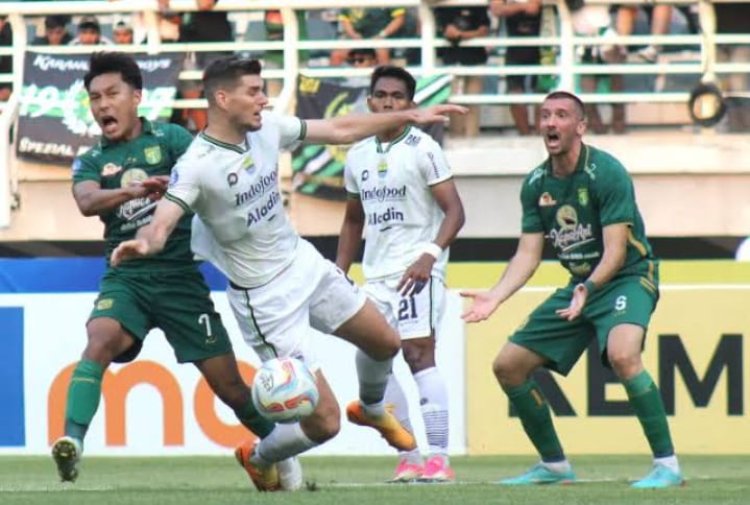 Persib Bandung Taklukan Persebaya 2-3 di Gelora Bung Tomo