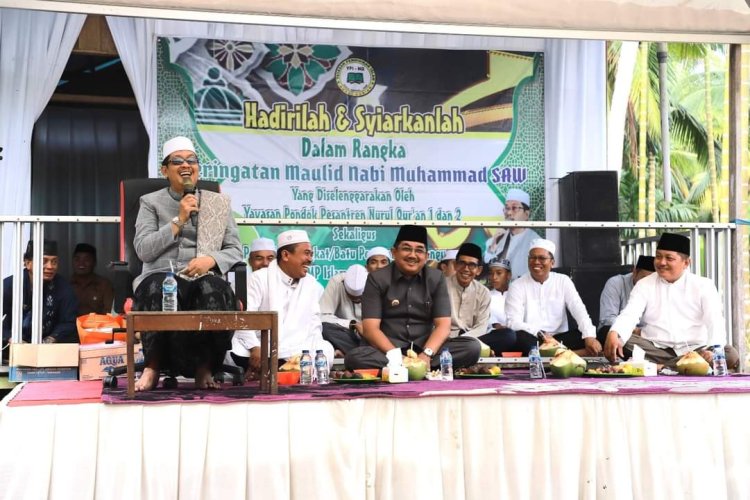 Bupati Tanjabbar Hadiri Peringatan Maulid Nabi di Ponpes Nurul Islam Jalan Lintas Roro