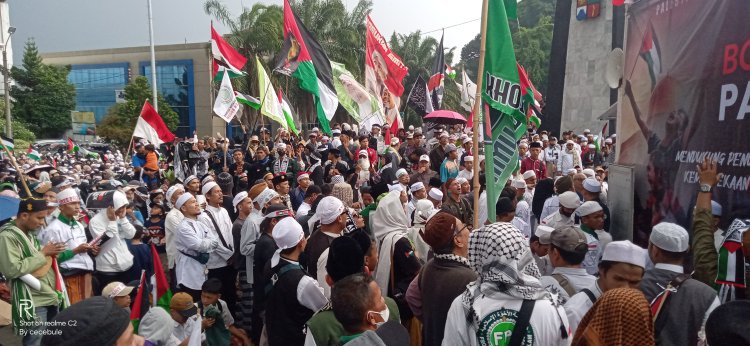 Ribuan Umat Muslim Bogor Raya Lakukan Demo Untuk Bela Palestina di Tugu Kujang Kota Bogor 