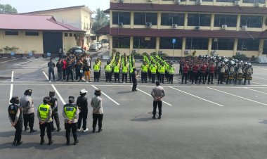 Apresiasi Karo SDM Kombes Pol. Sudtajad Hariwibowo SIK MSI bersama Tiem Negosiator Polwan Polda Sumsel.
