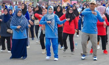 Bupati Tanjabbar Ikuti Senam Bersama dalam Rangka HKN ke-59 Tahun 2023