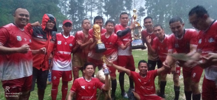 Pertandingan Sepak Bola Antar RT Piala Desa Cijayanti  di Menangkan Oleh Adiluhung FC Dengan Skor 1-0  