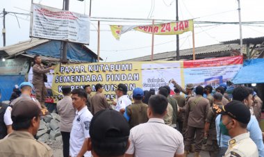 Satpol PP Tutup Sementara Akses Pasar Kutabumi Jelang Revitalisasi