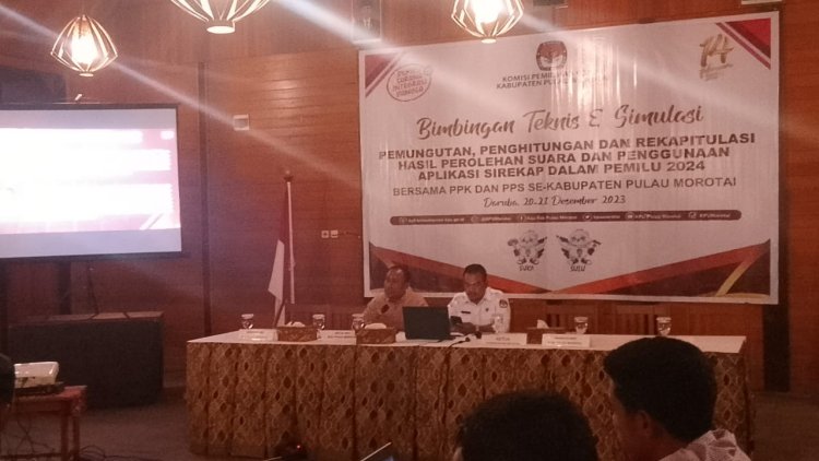 KPU Morotai Gelar Bimtek Simulasi Mengawal Pemiluh Dengan SIREKAP 2024 
