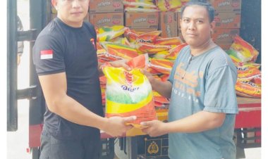 Kapolda Sumsel Irjen Rachmat Wibowo Bantu Cepat korban banjir Bukti Polri Hadir ditengah Masyarakat