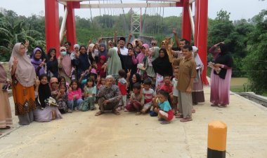 Serap Aspirasi, Caleg Gerindra Wahrul Fauzi Silalahi Tinjau Jembatan Gantung