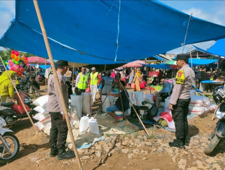 Patroli KRYD di Pasar Kalangan, Polsek Blambangan Umpu Sampaikan Himbaun Kambtibmas 