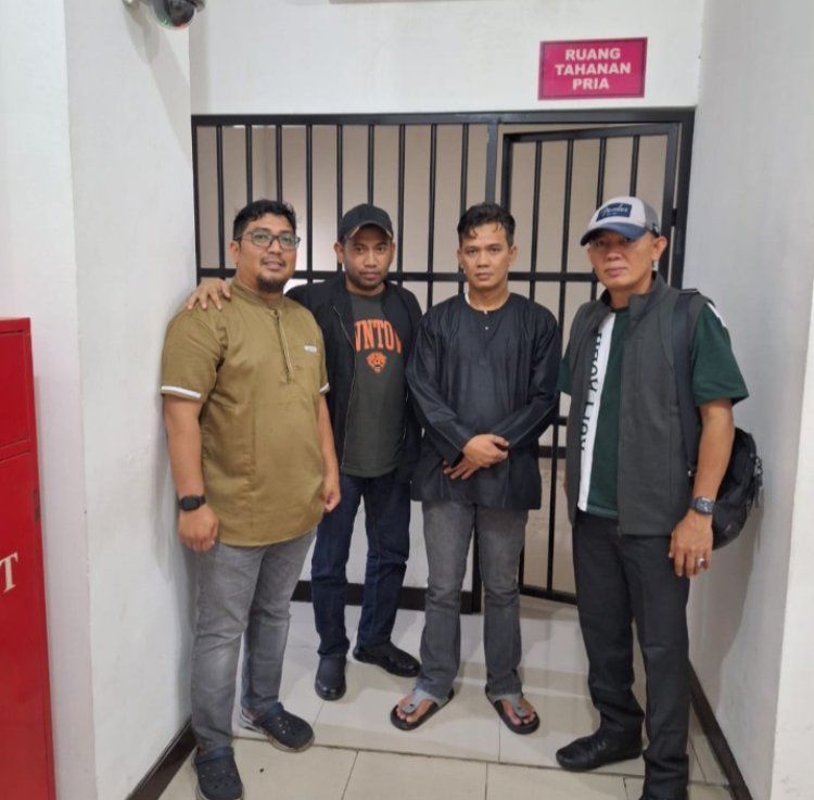 Tim Tabur Kejagung Mengamankan Buronan DPO Tersangka HMFA Asal Kejati Riau
