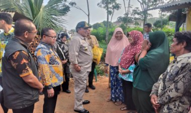 Di Mesuji,Arinal Serahkan Bantuan