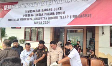 Wabup Tanjabbar Hadiri Pemusnahan Barang Bukti Dikantor Kejari