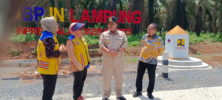 Cek jalan Rusak ,Ini Harapan Warga kepada Gubernur Lampung