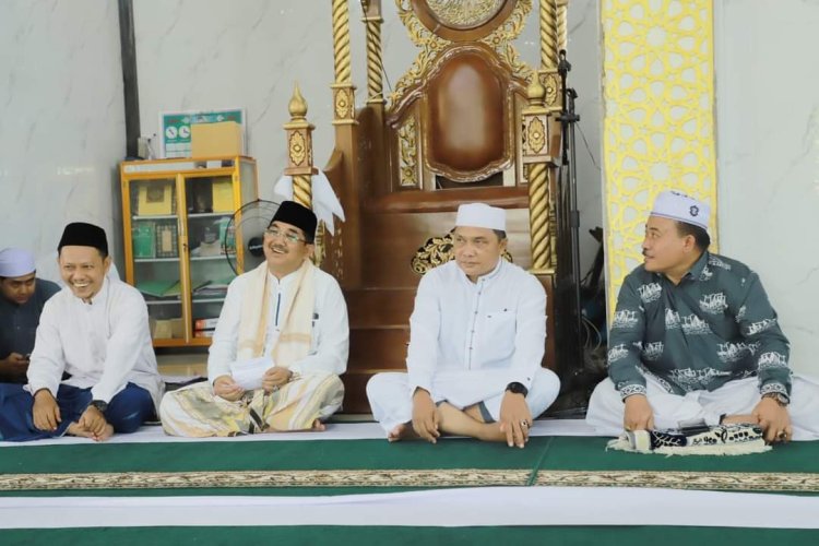 Bupati Tanjabbar Laksanakan Safari Jumat di Masjid As-Shahabah BTN Manunggal I