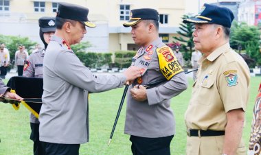 Pimpin Apel Bulanan,Kapolda Sumsel Berikan PIN Emas Personel Berprestasi