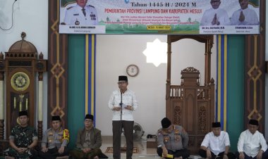 Dihadiri Tim Pemprov, PJ Bupati Mesuji Sulpakar Pimpin Safari Ramadhan di Kabupaten Mesuji dan Bagikan 90 ton Beras