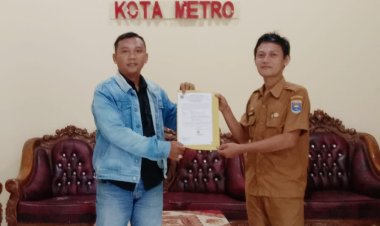 Profesi Asosiasi Pewarta Pers Indonesia (A-PPI) DPD Kota Metro hari ini Terima Surat Keterangan Keberadaan Organisasi (SKKO) dari Badan Kesbangpol Metro