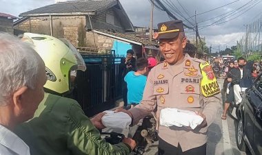Kapolsek Tamansari Pimpin Langsung Giat Pembagaian Takjil Gratis Bersama Muspika Kecamatan Tamansari Dan Yayasan Alemar Kab. Bogor.