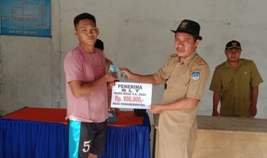 Pemdes Konawendepiha Salurkan BLT-DD Kepada 20 KPM