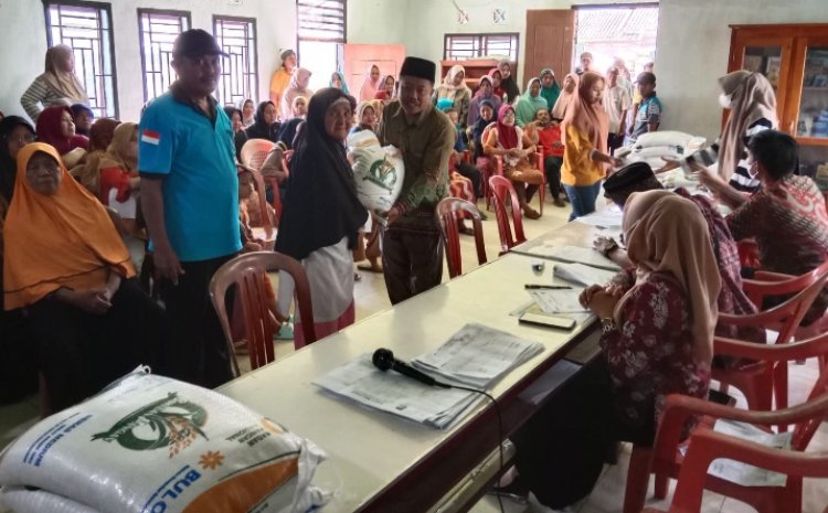 Pemkamp Sukabumi  Salurkan Bantuan Beras CPP Tahap Ke Tiga