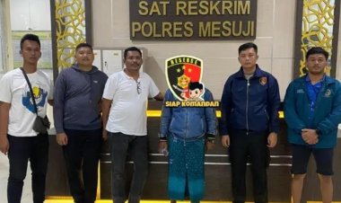 Muamar kades Sido Mulyo Kec Mesuji DPO Korupsi  Ratusan Juta Dana Desa  Di tangkap Polres Mesuji  di Rumahnya  sekira 1 dini Hari