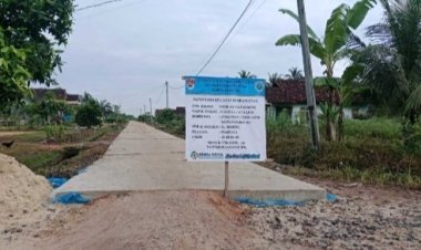 Warga Berikan Apresiasi Atas Pembangunan Jalan Rabat Beton Yang Sukses  Dibangun Oleh Pemdes Sidang Kurnia Gung