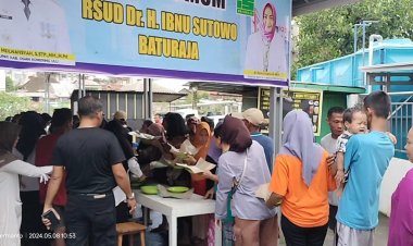 Dapur Umum RSUD Ibnu Sutowo Baturaja   Makanan dan minuman gratis buat korban banjir