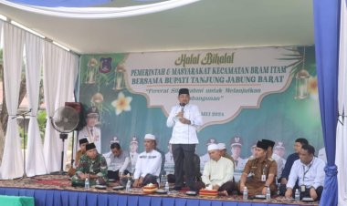 Hadiri Halal Bihalal di Kecamatan Bram Itam, Bupati Akan Menaikan Gaji Aparat Desa