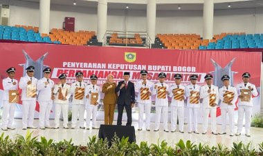 SK) Penambahan Masa Jabatan Kepala Desa Kabupaten Bogor Tahun 2024, yang diserahkan langsung oleh Penjabat (Pj) Bupati Bogor