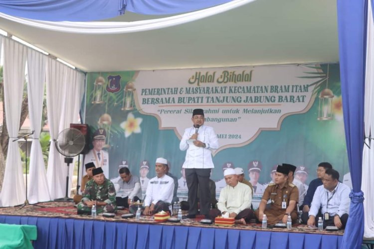 Hadiri Halal Bihalal di Kecamatan Bram Itam, Bupati Akan Menaikan Gaji Aparat Desa